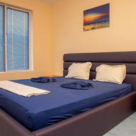 2bd Flat With A Pool Close To Cacao Beach Napospart