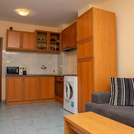 2bd Flat With A Pool Close To Cacao Beach